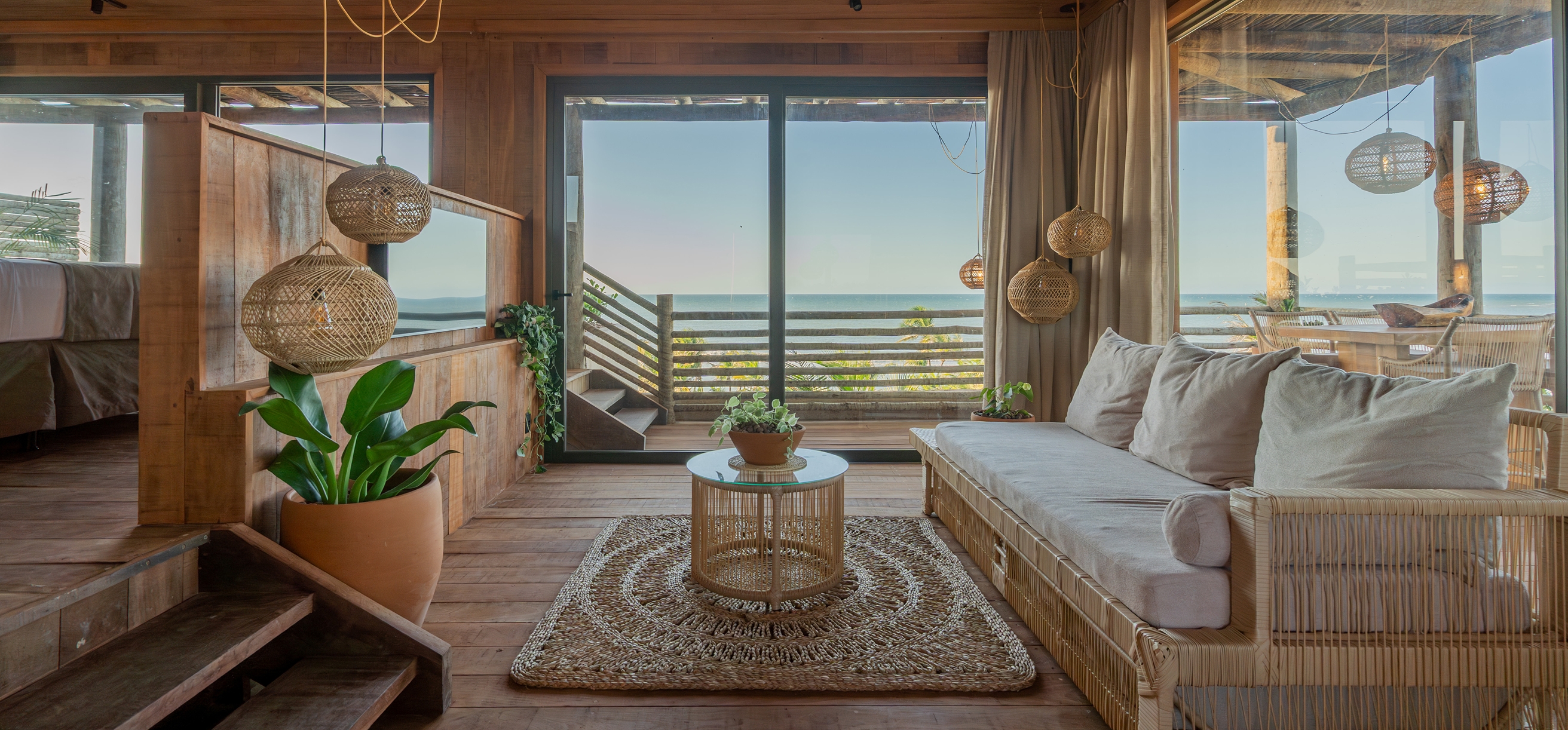 Sala com vista panorâmica para o mar