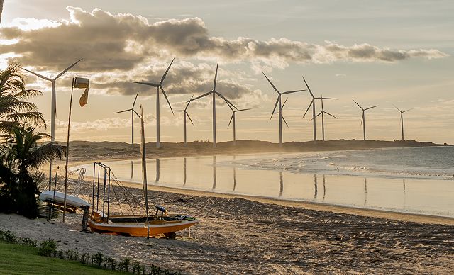 En Icaraizinho de Amontada, el Aqua de Mar llega como una nueva expresión de hospitalidad. Donde el lujo no se impone. Donde la arquitectura integra, no compite. Donde el tiempo, finalmente, encuentra espacio para existir sin prisa.